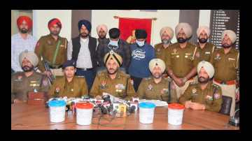 Punjab-police-bust-international-narco-smuggling-and-inter-state-weapon-smuggling-cartel-three-held-with-5-kg-heroin-4-weapons