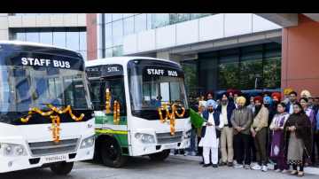 S-Harchand-Singh-Barsat-Gave-Green-Signal-To-Two-New-Buses-Of-Mandi-Board-
