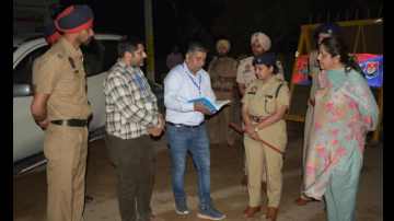 Surprise-inspection-of-hi-tech-checkpoints-on-inter-state-border-by-dc-and-ssp-fazilka