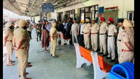 Punjab-Police-Paramilitary-Forces-Conduct-Search-Operation-At-Railway-Stations-Bus-Stands-Across-State