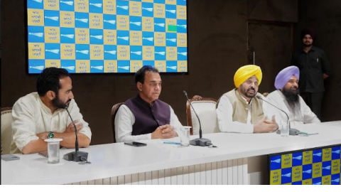 Punjab-Cm-Bhagwant-Mann-Holds-Meeting-With-The-Aap-Mps-Congratulates-Meet-Hayer-Dr-Chabbewal-And-Malvinder-Kang-For-Their-Wins