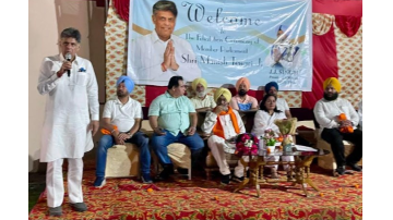 Chandigarh-Member-Parliament-Manish-Tewari-Interacts-With-Sector-48-Residents-Assures-Resolution