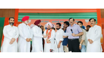 Aam-Aadmi-Party-Leader-Pritpal-Joins-Bjp-In-Punjab-with-His-Supporters-