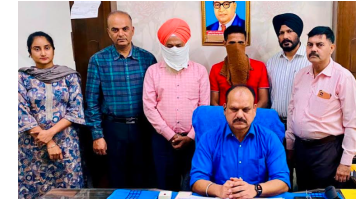 Vigilance-Bureau-Arrests-Retired-Head-Teacher-Clerk-For-Rs-36-Lakhs-Embezzlement-In-Salaries