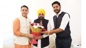 Aap-Appoints-Aman-Arora-A-Hindu-Face-As-Punjab-Party-President-