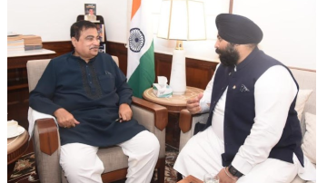 Cabinet-Minister-Harjot-Singh-Bains-Met-Nitin-Gadkari-