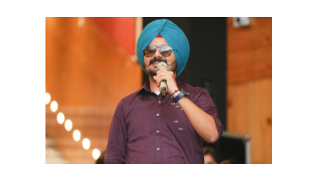 Youth-Who-Got-Sixth-And-Third-Job-In-Last-Three-Years-Along-With-Others-Hail-Cm-For-Transforming-Their-Destiny