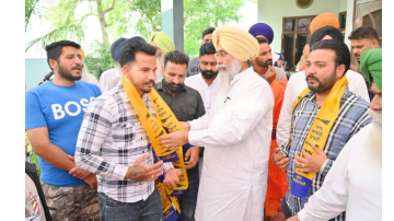 Major-Setback-For-Shiromani-Akali-Dal-As-Dozens-Of-Akali-Families-Inspired-By-Sarpanch-Happy-Join-Aap
