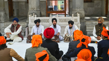 -Sikh-Worship-Service-Held-At-Aitchison-Gurdwara-Sahib-In-Lahore-After-80-Years
