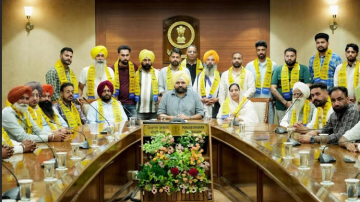 Major-Jolt-To-Congress-Akali-Dal-And-Bjp-As-Dozens-Of-Grassroots-Leaders-Join-Aap