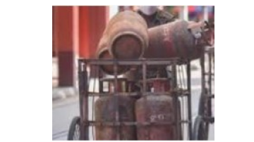 Illegal-Lpg-Refilling-Busted-In-Ganesh-Nagar-Raid-By-Food-Supply-Team-