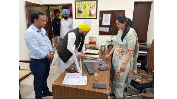Minister-Harbhajan-Singh-Eto-Conducts-Surprise-Inspection-In-Several-Offices-Of-Pwd-Ludhiana-Campus