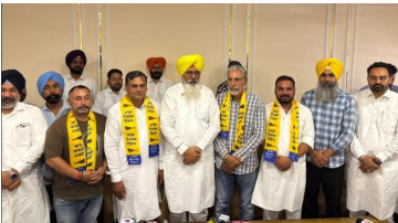 Faridkot-Municipal-Council-President-Narinderpal-Singh-Ninda-Joins-Aap