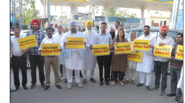 Aam-Aadmi-Party-s-Attack-On-Increased-Petrol-Prices