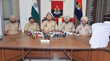 30kg-Heroin-Recovered-In-Amritsar-Two-Juveniles-Among-Six-Held