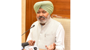 Sikh-mlas-ministers-appear-before-sri-akal-takht-sahib