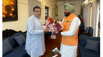 Dhillon-Meets-Gadkari-Discusses-Development-Projects-In-Punjab
