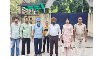 Vigilance-Bureau-Nabs-Patwari-Red-Handed-Accepting-Bribe-Of-Rs-3-500