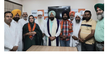-Sant-Baba-Kuljit-Singh-Ji-s-Daughter-Joins-Bjp-