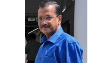 Arvind-Kejriwal-Visits-Petrol-Pump-Service-Station-To-Expose-Govt-s-Blatant-Lies-On-E20-blended-Petrol