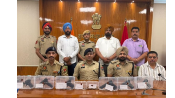 -gurdaspurpolice-punjabpolice-gangsterburibasantkotia-armssmuggling-punjabnews